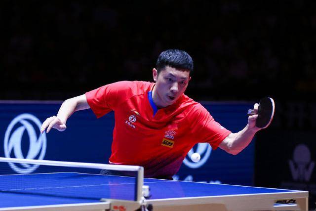 衣室里把复 衣室里把复